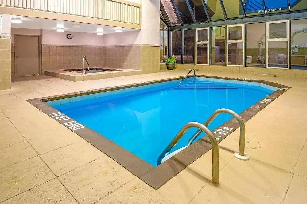 Super 8 By Wyndham Toronto East On Hotel 2*,