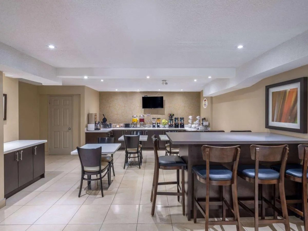 Super 8 By Wyndham Toronto East On Hotel 2*,