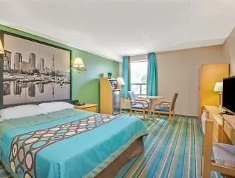 Super 8 By Wyndham Toronto East On Hotel
