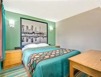 Super 8 By Wyndham Toronto East On Hotel