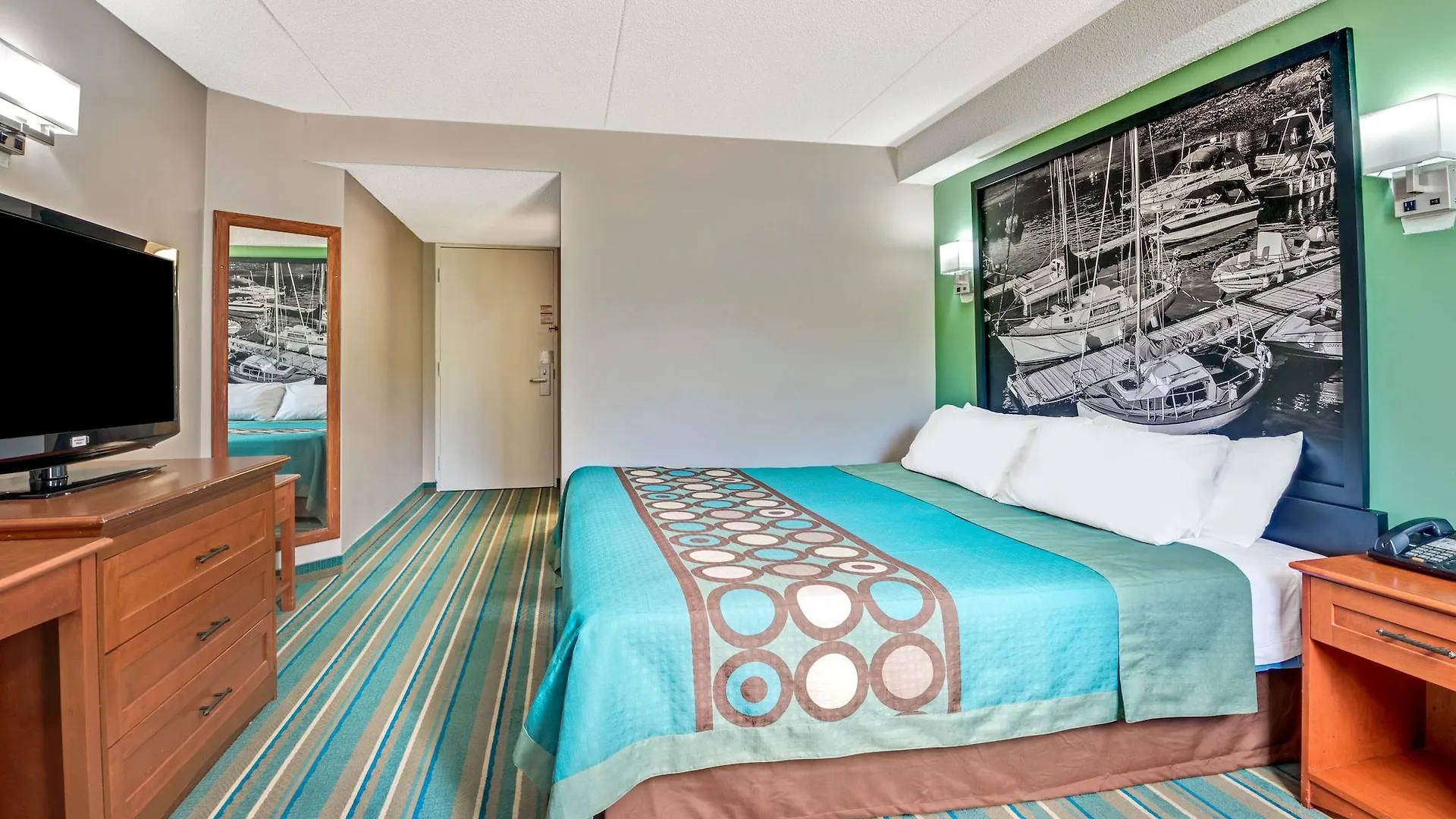 Hotel Super 8 By Wyndham Toronto East On 2*,  Canada