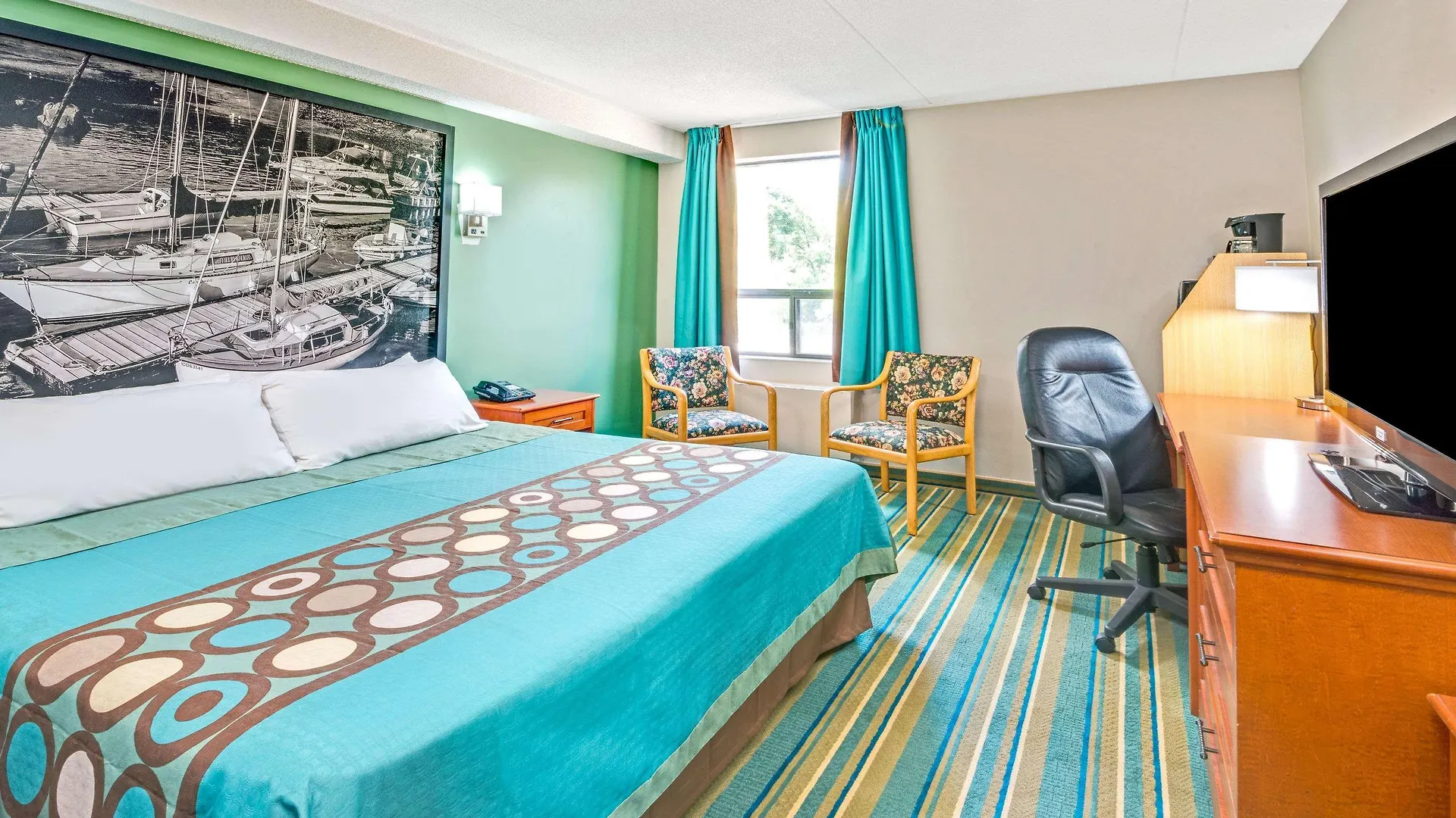 Hotel Super 8 By Wyndham Toronto East On