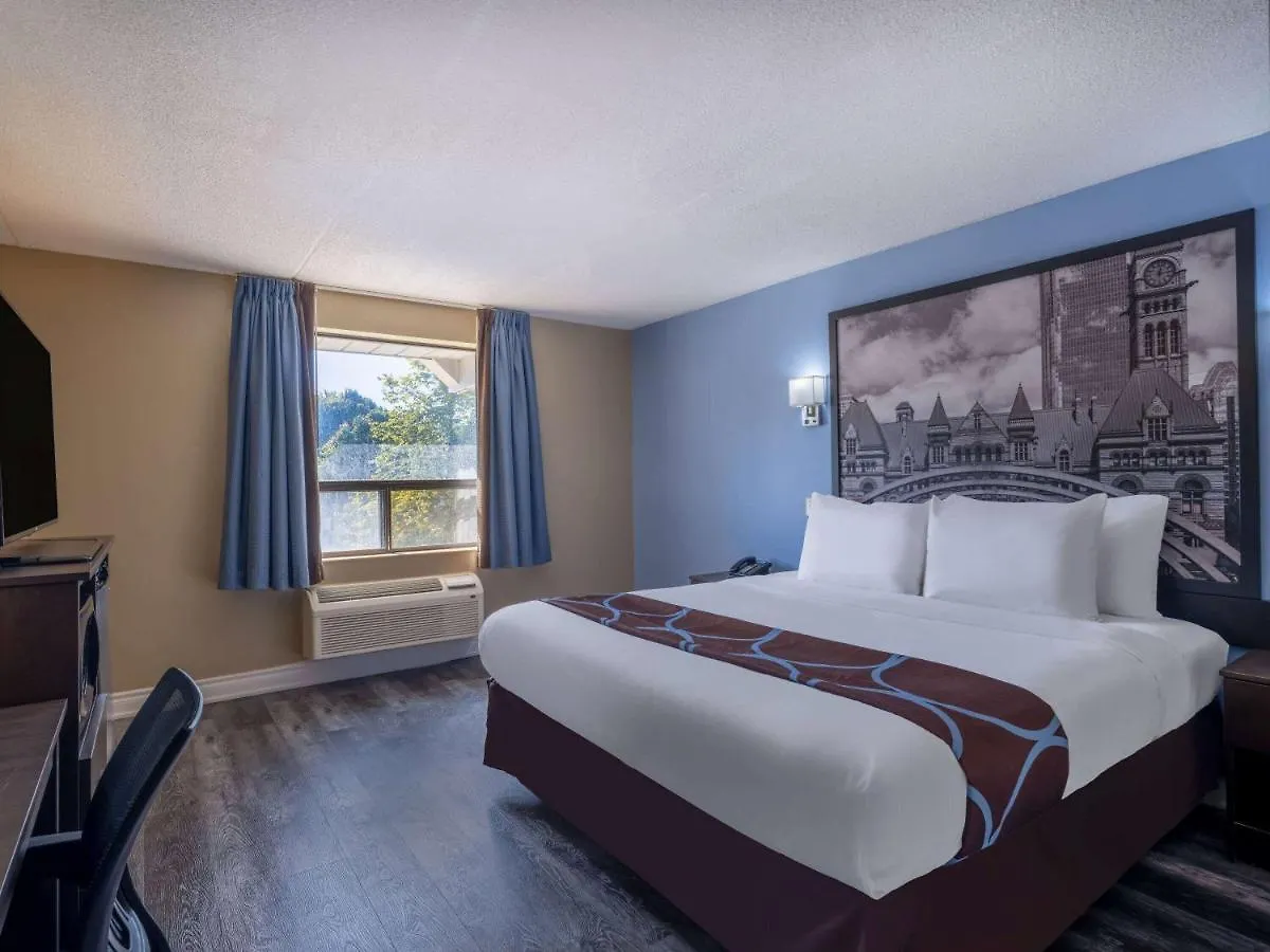Hotel Super 8 By Wyndham Toronto East On Canada