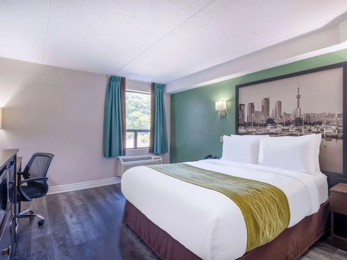 Hotel Super 8 By Wyndham Toronto East On