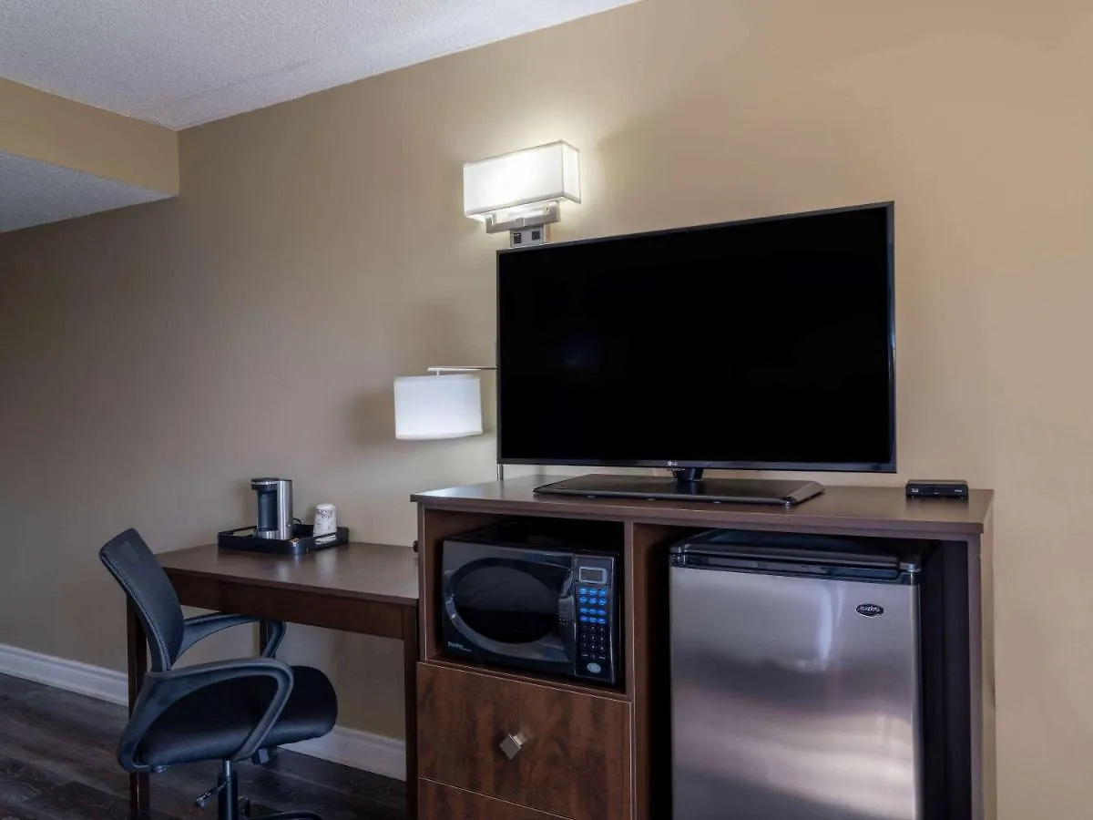 Hotel Super 8 By Wyndham Toronto East On 2*,  Canada