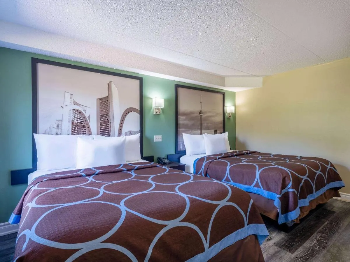 Hotel Super 8 By Wyndham Toronto East On