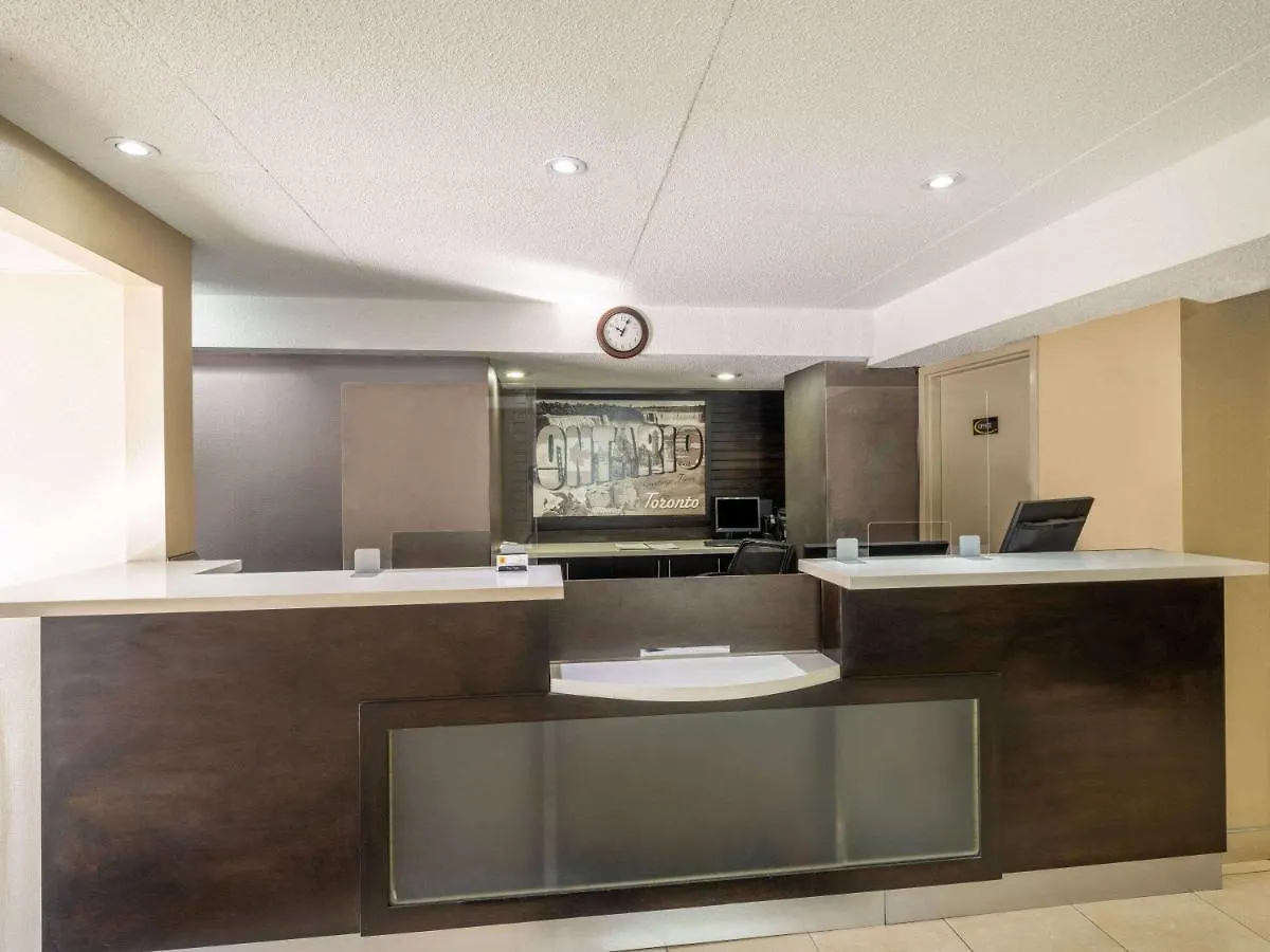 Hotel Super 8 By Wyndham Toronto East On